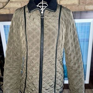 Vintage Esprit  Olive Quilted Puffer Jacket with Black Trim- sz small